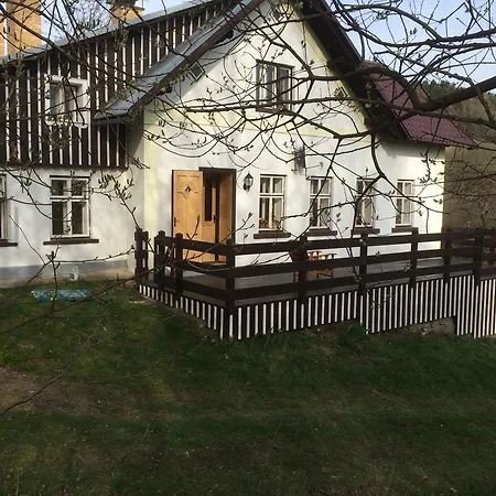 Semesterbostad Hnyk *